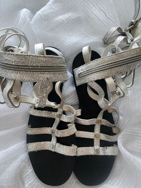 RUDSAK Metallic Silver Shimmer Leather Strappy Gladiator Flat Sandals Size 38